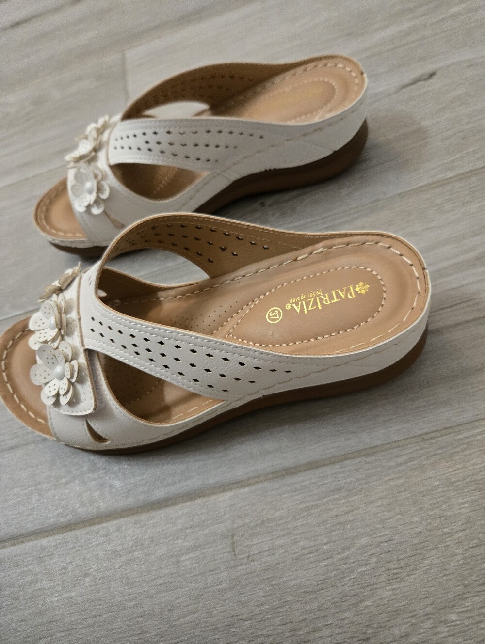 Patrizia By Spring Step Women's White Floral Slide Sandals Size 37 - Picture 4 of 6